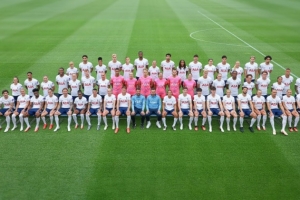 热刺官方发布2026-27赛季官方班底照，男足和女足两队大合照