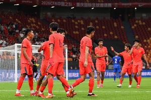 国足首发变化：5处变动！刘殿座、李扬、布尼亚明、谢文能先发