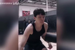 全村希望？杨瀚森休赛期苦练招牌勾手视频流出！